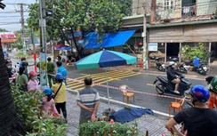 Người đàn ông đang chạy xe máy bất ngờ gục ngã xuống đường, tử vong