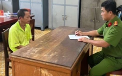 Bắt khẩn cấp người chồng đánh vợ dã man bằng cán chổi ở Vĩnh Long