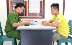 Đâm vào xe CSGT rồi khóa cửa ô tô bỏ trốn khỏi hiện trường