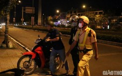 Kiểm tra nồng độ cồn, CSGT kịp thời ngăn nam tài xế định tự tử