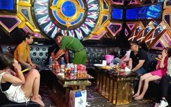 Công an Quảng Ngãi đột kích quán karaoke, bắt quả tang 2 nhóm dùng ma túy