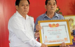 Trao bằng Tổ quốc ghi công cho liệt sĩ, Trung tá CSGT Nguyễn Xuân Hào