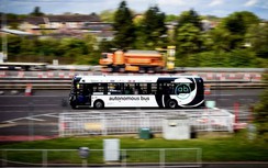 Xe buýt tự lái ở Anh vận hành thế nào?