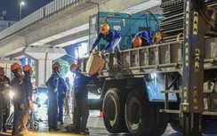 Xuyên đêm dựng "lô cốt" rào chắn đường Nguyễn Trãi