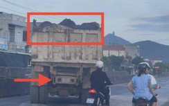 Lạ lùng đoàn xe chở đá có ngọn vô tư chạy trên QL1 Phú Yên giữa cao điểm
