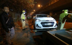 Vi phạm nồng độ cồn bị áp giải về trụ sở công an vẫn cố tình chống đối