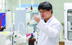 Giấc mơ của tiến sĩ 8X điều chế thuốc trị ung thư