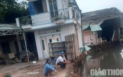 Sóc Trăng: Sạt lở nghiêm trọng làm 3 căn nhà chìm xuống sông, 1 căn sắp sụp