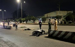 Chạy vào làn ô tô, người đàn ông bị xe đầu kéo tông tử vong