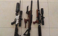 Bắt giữ nam thanh niên tàng trữ 5 khẩu súng trong phòng trọ