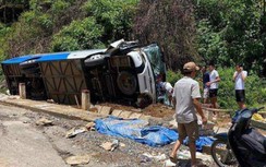 Xe chở CLB bóng đá trẻ gặp tai nạn, một cầu thủ ngồi ghế phụ tử vong