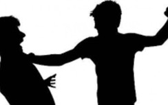 Bị đánh hội đồng sau khi giúp vợ người khác chuyển đồ đến phòng trọ