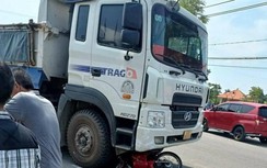 Xe ben rẽ phải, cuốn người đàn ông 50 tuổi vào gầm tử vong