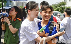 Muôn vàn cảm xúc trong buổi đầu thi tốt nghiệp THPT 2023