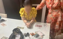 Bắt nữ quái bán ma túy ngụy trang dạng trà thảo mộc, nước hoa quả