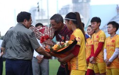 Thủ tướng Phạm Minh Chính: "Tuyển nữ Việt Nam hãy đá vì màu cờ sắc áo"