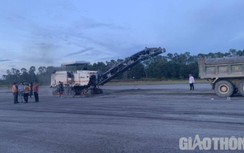 Xuyên đêm cào bóc mặt, nền hư hỏng, thảm lại đường băng sân bay Vinh