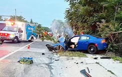 Video thiếu niên Mỹ trộm xe, chạy như bay, đâm luôn vào xe cảnh sát