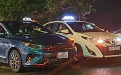 Sẽ kiểm tra, xử lý xe biển số trắng gắn hộp đèn taxi gây phiền hà du khách