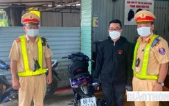 Xử lý thanh niên vi phạm tốc độ, phát hiện đối tượng là công an giả