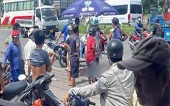 Video TNGT 7/7: Va chạm xe tải, một người đi xe máy tử vong thương tâm