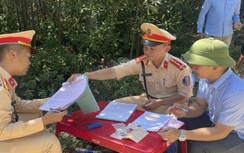 Hà Tĩnh: Phạt nguội xe chở đá có ngọn không che chắn sau phản ánh của Báo