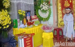 Xót cảnh bé trai 10 tuổi liên tiếp mất cha mẹ do tai nạn giao thông