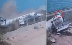 Thót tim cảnh máy bay trượt khỏi đường băng, tông thủng hàng rào sân bay