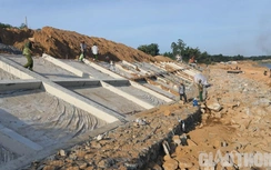 Quảng Ngãi chạy đua thi công dự án kè 200 tỷ bảo vệ người dân vùng sạt lở