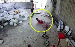 Clip: Con trai bị điện giật, phản ứng của ông bố được cư dân mạng ngợi khen