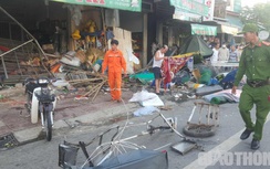 Chiếc xe đẩy của nạn nhân tử vong vụ xe tải tông vào nhà dân bị nát vụn