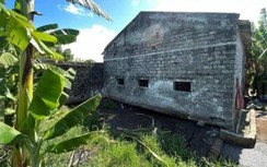 Bé gái 3 tuổi rơi xuống bể chứa chất thải hàng xóm tử vong