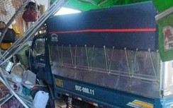 Xe tải lao vào nhà dân làm 2 người tử vong ở Quảng Ngãi còn hạn kiểm định