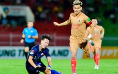 V-League 2023: Hà Nội tự bắn vào chân, CAHN thắng nhọc