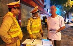 Năn nỉ "uống ít xin bỏ qua", tài xế vi phạm nồng độ cồn vẫn bị phạt nặng