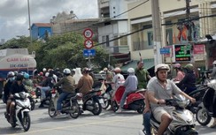 Video TNGT 26/7: Bị xe bồn cán, một người đi xe máy tử vong thương tâm