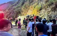 Danh tính nạn nhân tử vong trong vụ xe khách lật vào vách núi ở Huế