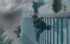 Hàng nghìn người diễn tập chữa cháy, cứu nạn ở tòa nhà Saigon Centre