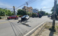 Video TNGT 27/7: Xe 16 chỗ lật nhào sau cú tông mạnh ngang thành xe