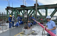 Hợp long nhịp biên cầu Mỹ Thuận 2 phía bờ Vĩnh Long