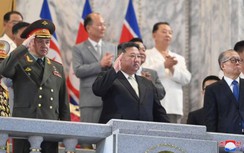 Cận cảnh màn duyệt binh hoành tráng phô diễn UAV, tên lửa của Triều Tiên