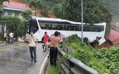 Vụ sạt lở đèo Bảo Lộc: Làm việc xuyên đêm để thông đường