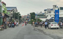 Ô tô đâm liên hoàn nhiều xe máy, 2 bé trai tử vong