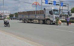 Xe tải va chạm xe máy, hai nam thanh niên tử vong thương tâm