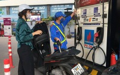 Sau 2 kỳ tăng giá, mỗi lít xăng đắt thêm gần 2.500 đồng