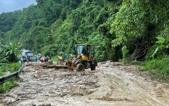 Khẩn trương khắc phục sạt lở trên QL55 sau mưa lũ