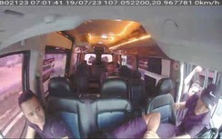 Nhà xe kêu cứu vì tài xế bị tấn công, xe bị ném chất bẩn