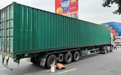 Xe container va chạm xe máy, nam sinh bị cán tử vong tại chỗ