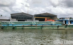 Cà Mau: Bến vật liệu lấn chiếm hành lang đường thủy đã tháo mái che vi phạm