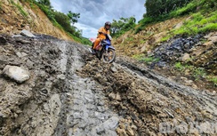 Đường 100 tỷ thi công nhếch nhác, cảnh báo sơ sài… làm khổ dân